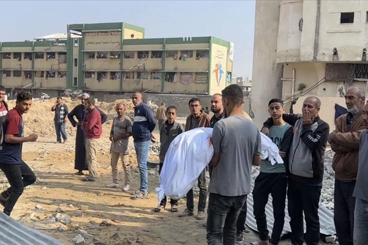 Gazze Şeridi'nde İsrail hava saldırıları: 2 ölü, 24 yaralı haberinin görseli