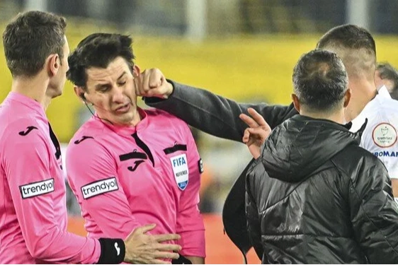 Halil Umut Meler’e yönelik saldırının ardından Faruk Koca’ya ceza kararı haberinin görseli