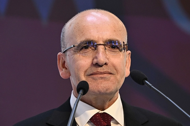 Hazine ve Maliye Bakanı Şimşek: Sanayi üretimindeki daralma geçici, ihracat ve istihdam artacak haberinin görseli