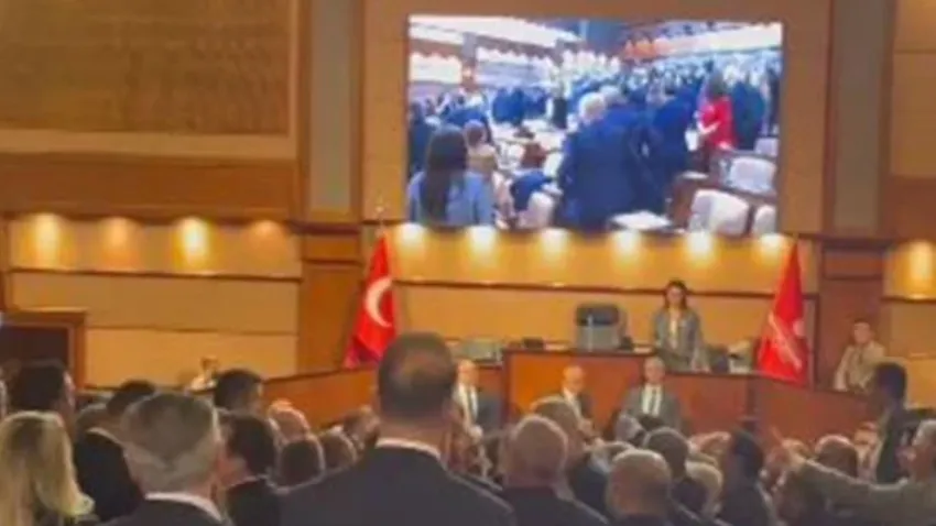 İBB Meclisi'nde büyük  kavga!