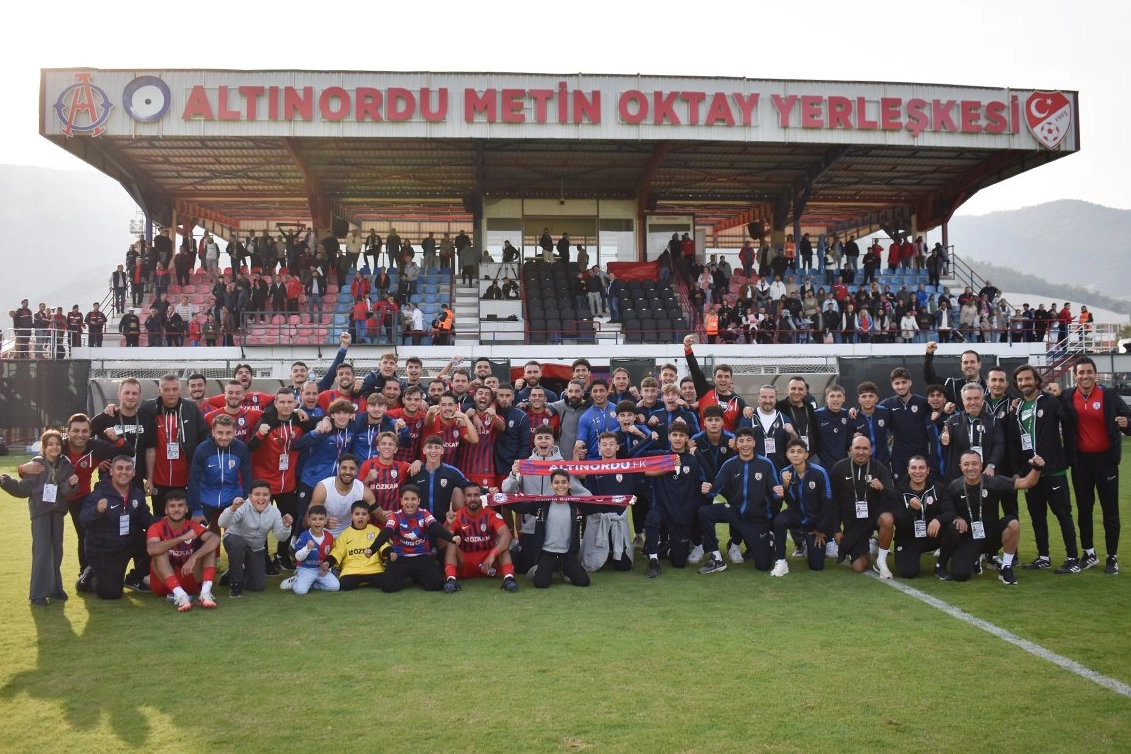 İzmir derbisini Altınordu kazandı haberinin görseli