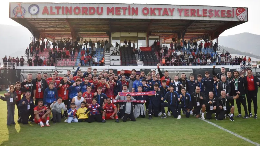İzmir derbisini Altınordu kazandı