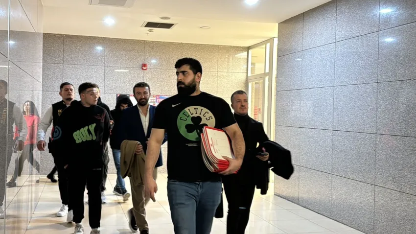 Mehmet Ali Erbil ve Serdar Ortaç'a tutuklama talebi! haberinin görseli