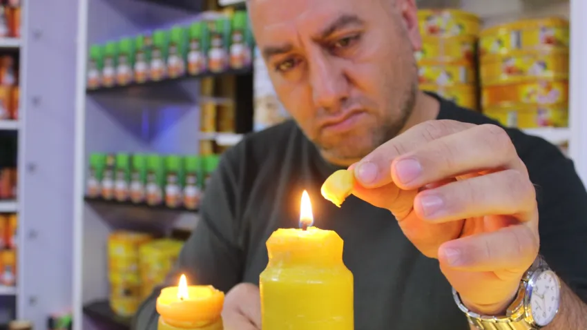 Siirt’te arıların ürettiği bal mumu her derde deva oluyor haberinin görseli