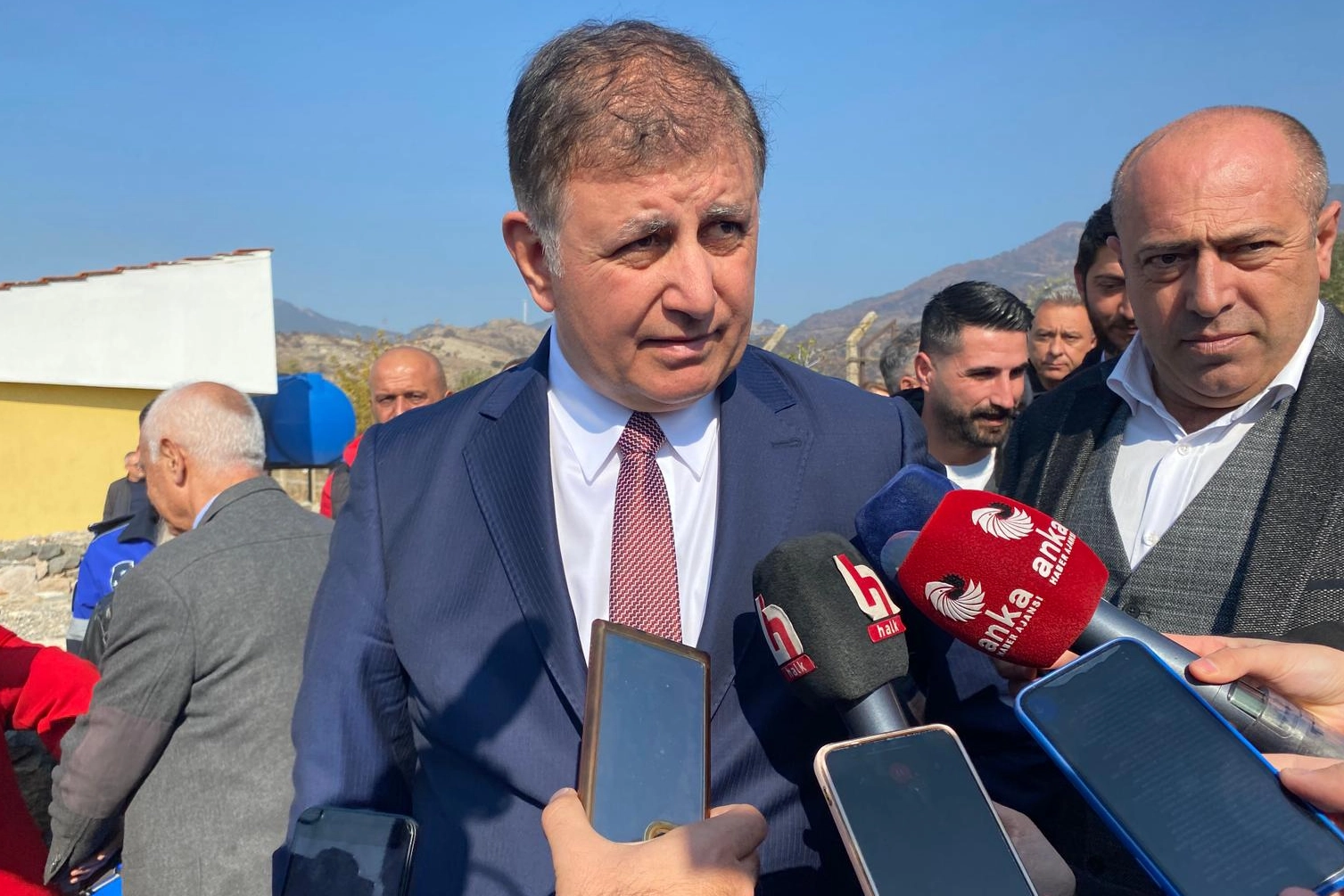 Tugay: Ekonomik sorunların yükü belediye şirketlerini zorluyor haberinin görseli