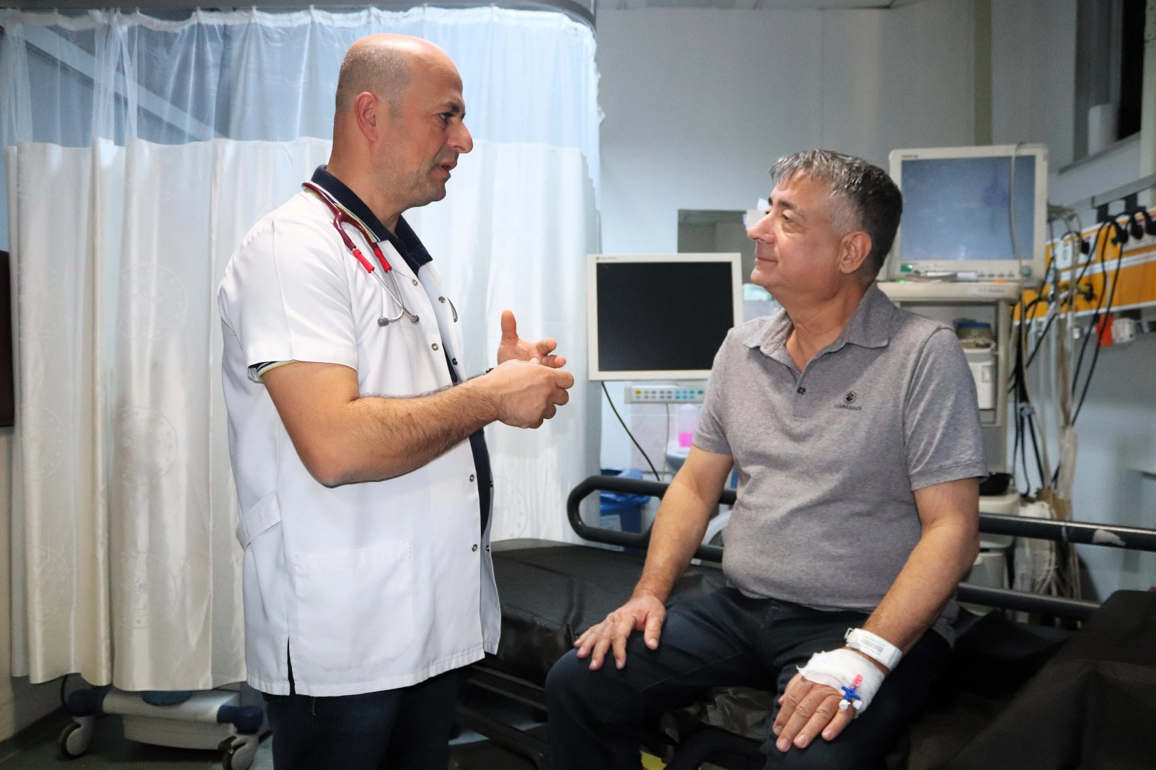 Yutma bozukluğu hastalığına İzmir'de şifa buldu haberinin görseli
