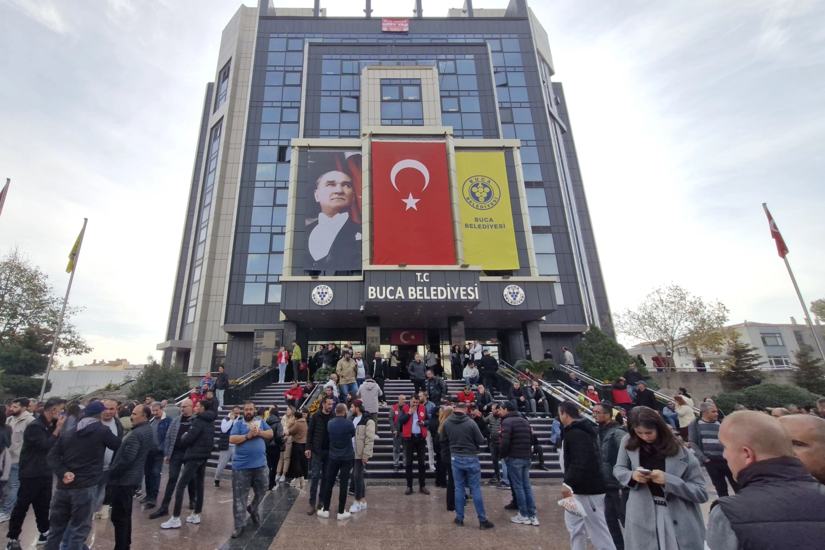 Buca Belediyesi’nde grev sona erdi: İşçiler mesaiye başladı haberinin görseli