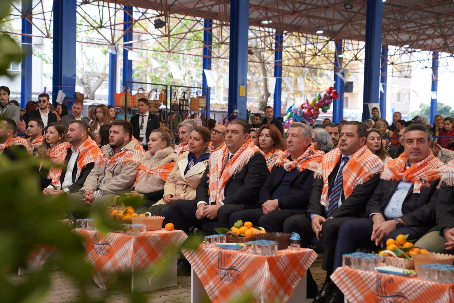 Seferihisar Mandalina Şenliği'nde renkli görüntüler