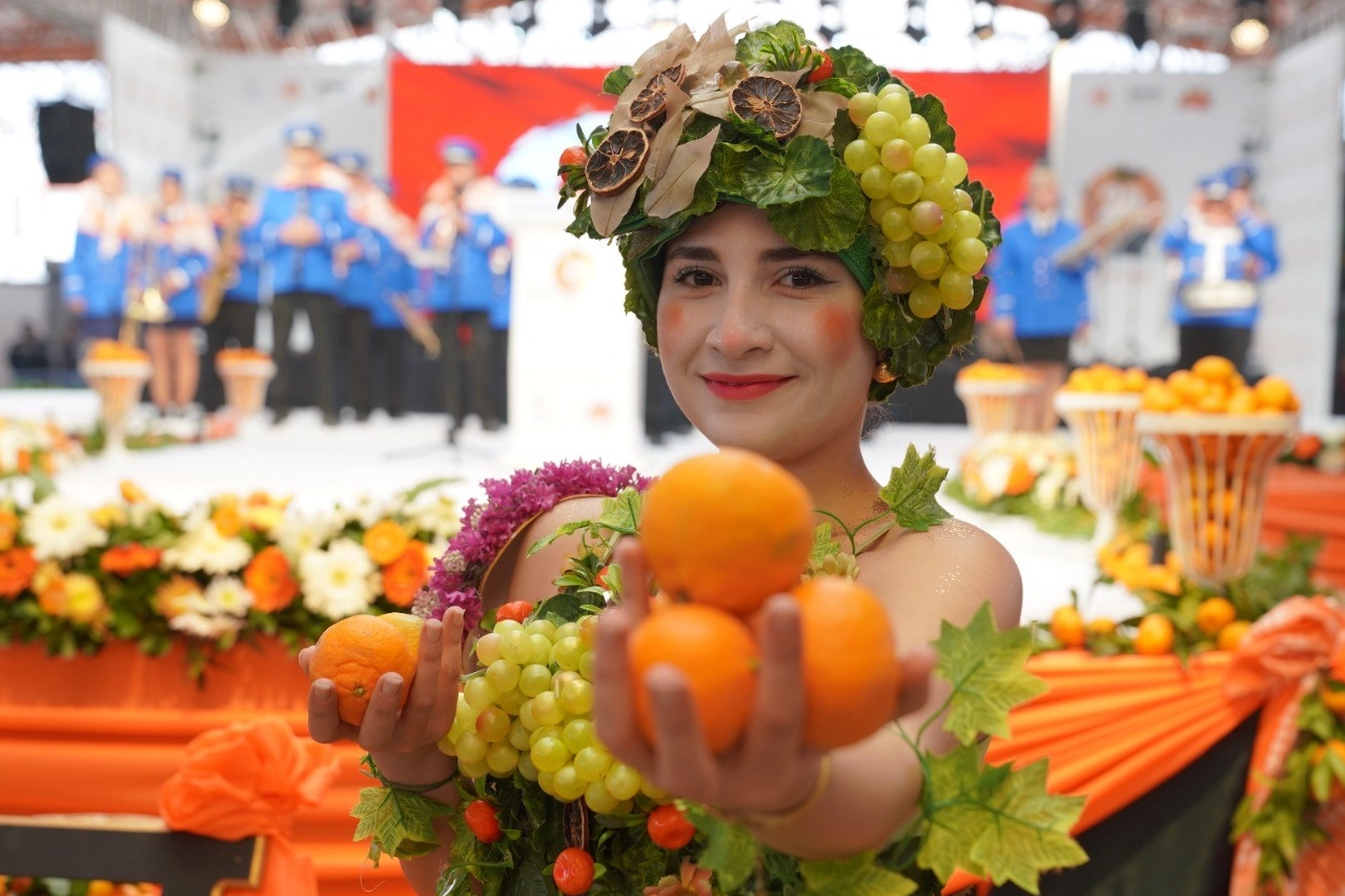 Seferihisar’da Mandalina Şenliği coşkusu