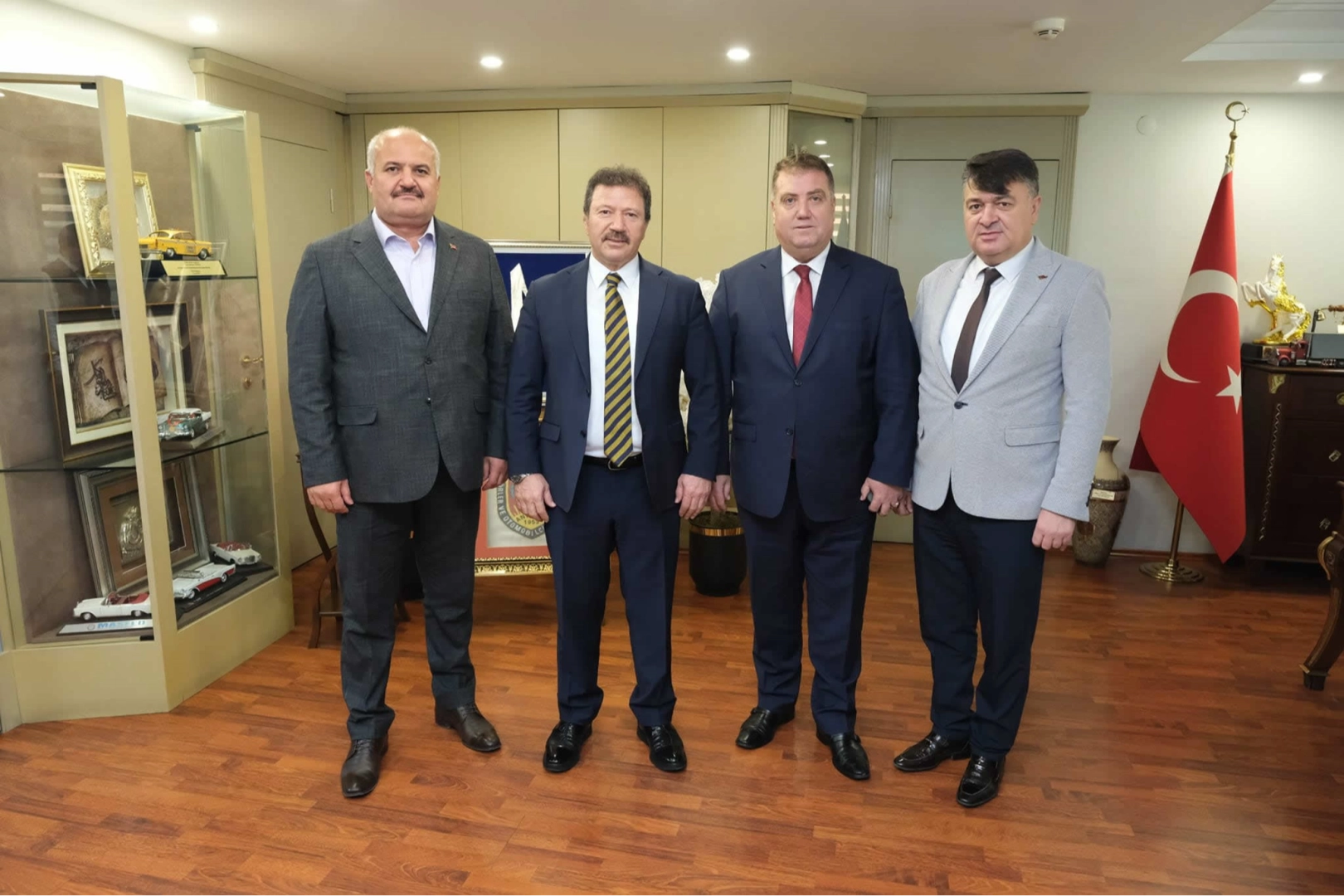 Başkan Erkan Özkan, taksici esnafının mülkiyet sorununu çözmek için Ankara’da haberinin görseli