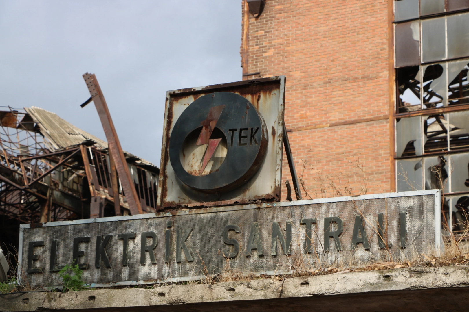 Tarihi Elektrik Fabrikası İzBB’ye verilsin