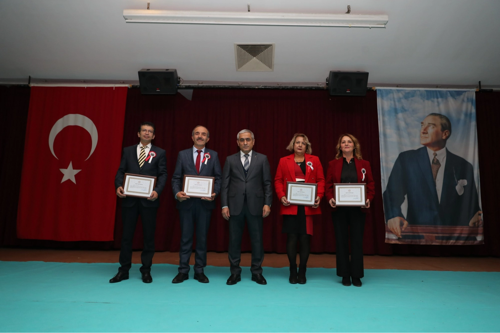 Aliağa’da Öğretmenler Günü kutlandı haberinin görseli