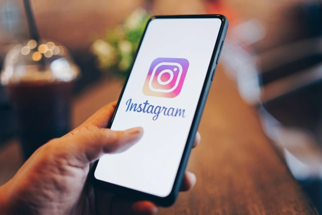 Instagram'dan yeni özellik: DM butonunun yeri değişiyor