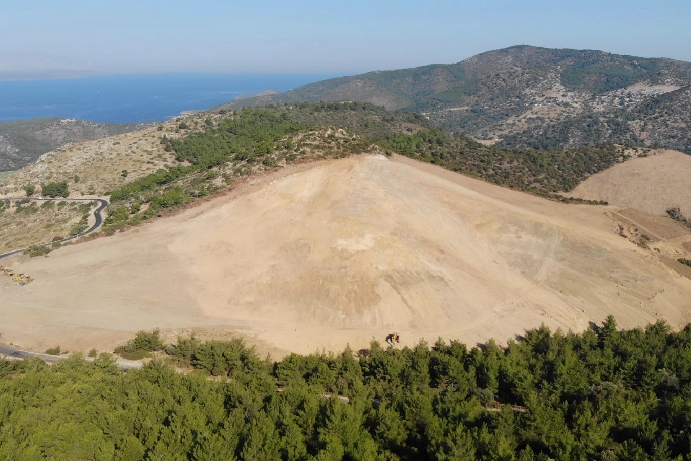 Başkan Tugay: Güneş enerjisine de yenilenebilir enerji üretimine de elbette karşı değilim