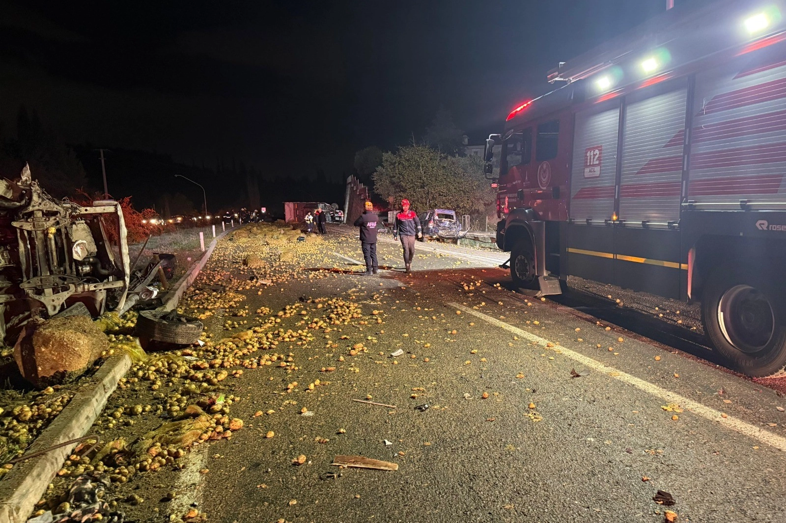 İzmir'de feci kaza: 3 ölü 7 yaralı!