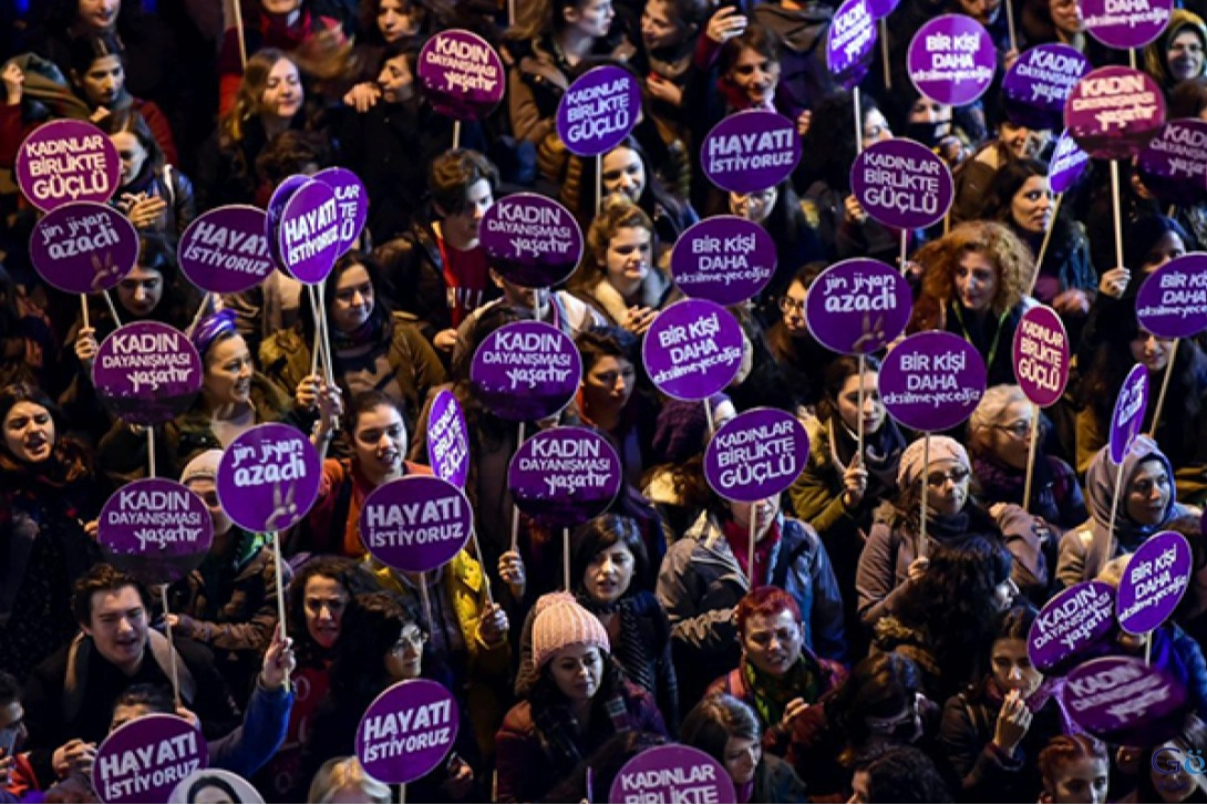 Erkek şiddetine karşı çevremizdeki kadınlarla nasıl dayanışma kurabiliriz?