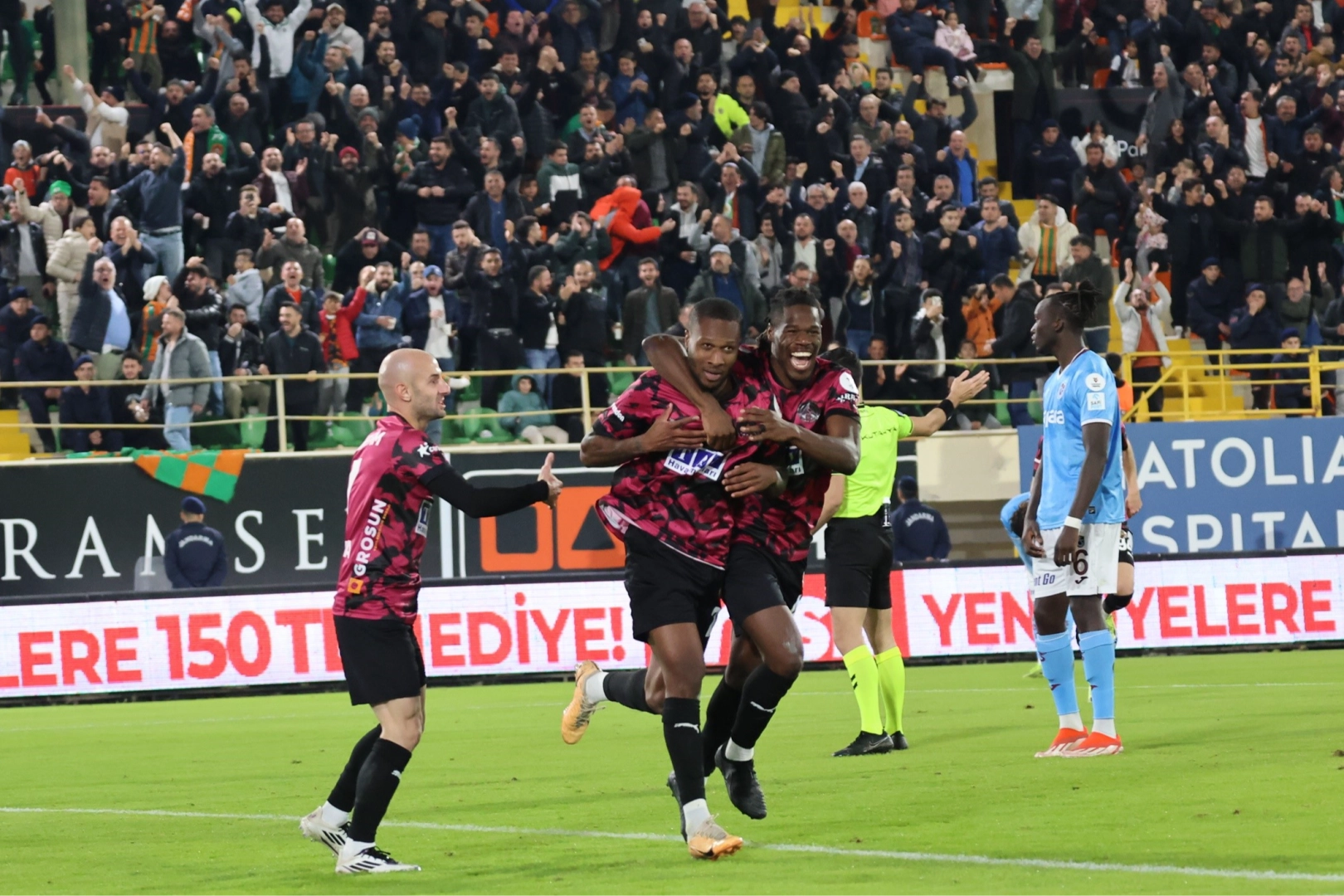 Trabzonspor, Antalya’dan puansız döndü haberinin görseli