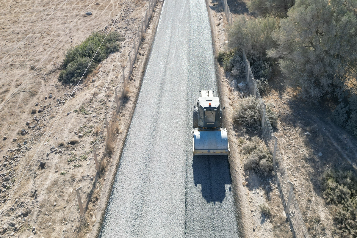 Urla’nın köylere dev yatırım: Yollar yenileniyor