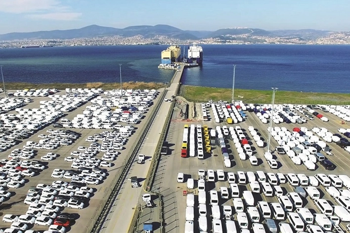 Otomotiv endüstrisi en fazla ihracat yapan sektör oldu haberinin görseli