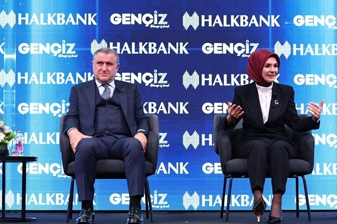 Bakan Göktaş'tan gençlere teşvik mesajları!