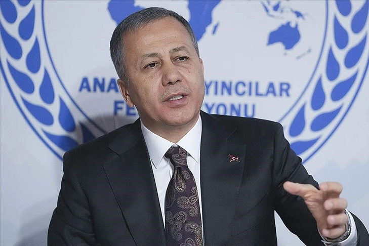 Bakan Yerlikaya'dan Suriye açıklaması: : Bir gün çalışıyorsa bile ben onun kayıt dışı çalışmasını istemiyorum! haberinin görseli