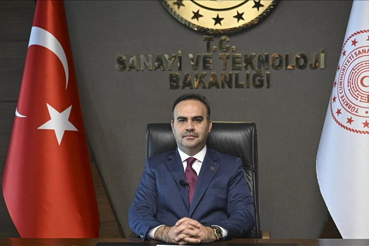 Bakan Kacır, öğrencilerin matematik ve fen bilimlerindeki başarısını değerlendirdi haberinin görseli