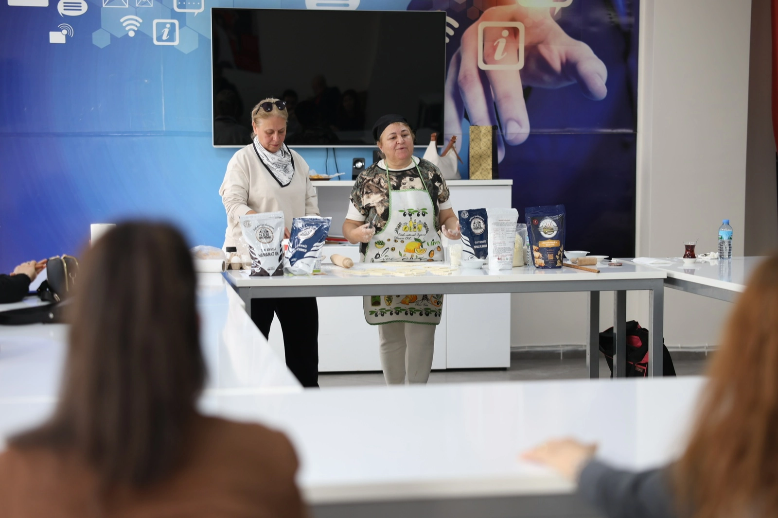 Balçova'dan çölyak hastaları için beslenme eğitimi haberinin görseli