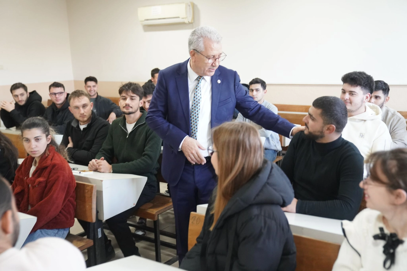 Ege Üniversitesi bünyesinde 85 öğrenci topluluğu var