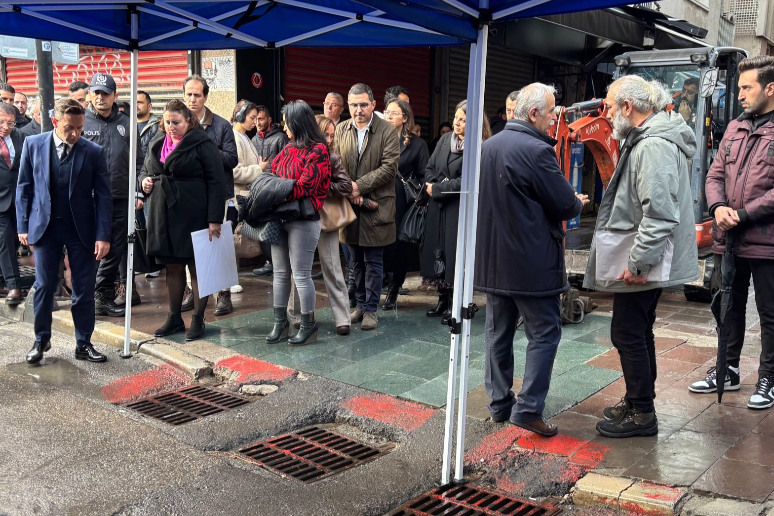 İzmir'deki elektrik akımı faciasında olay yerinde keşif yapılıyor