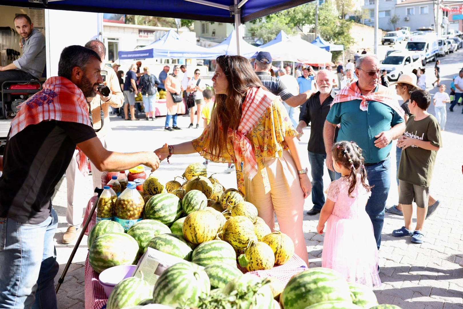 Başkan Denizli, Çeşmeli esnafla bir araya gelecek