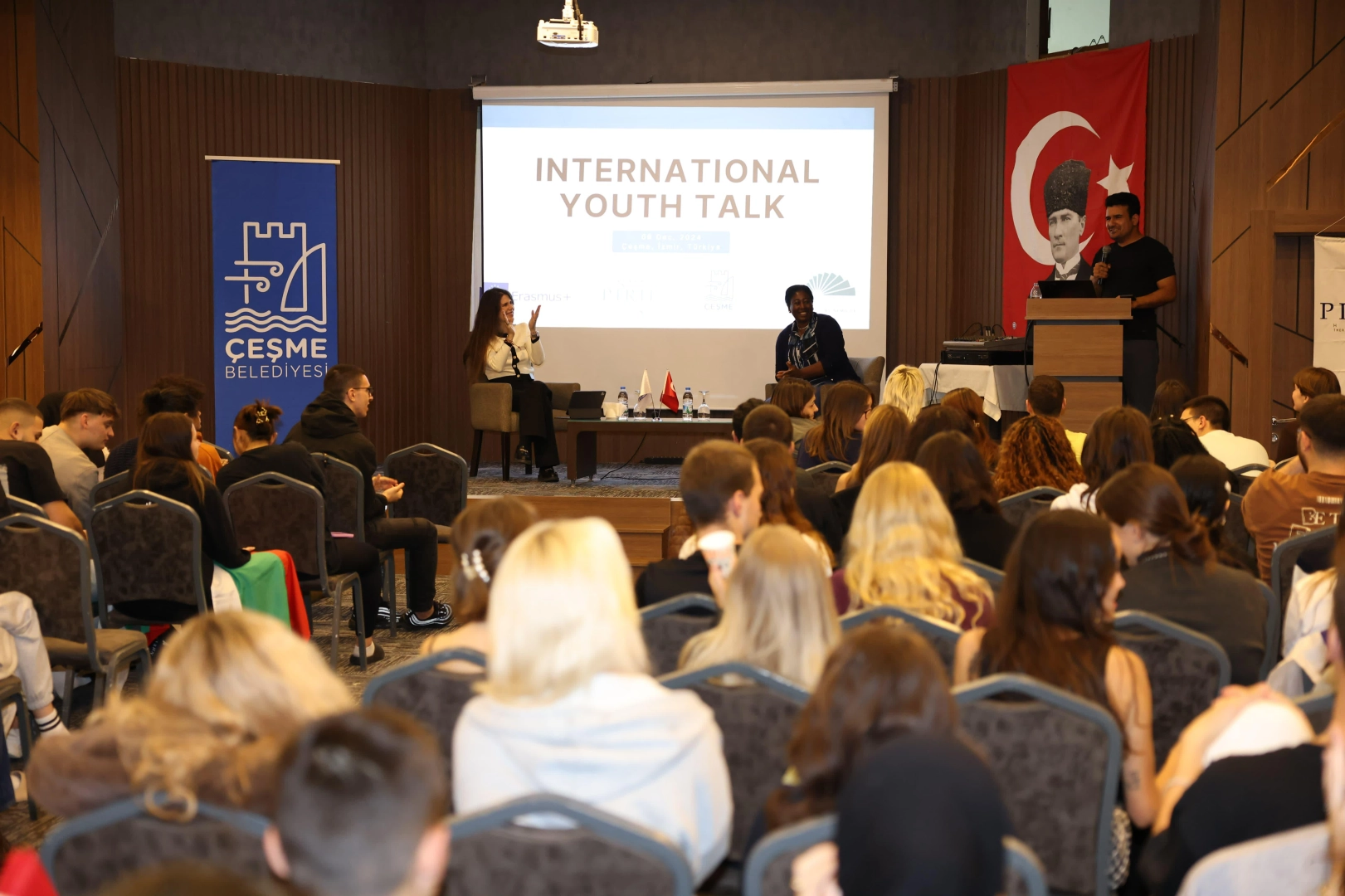 Başkan Denizli “International Youth Talk” etkinliğinde gençlerle buluştu