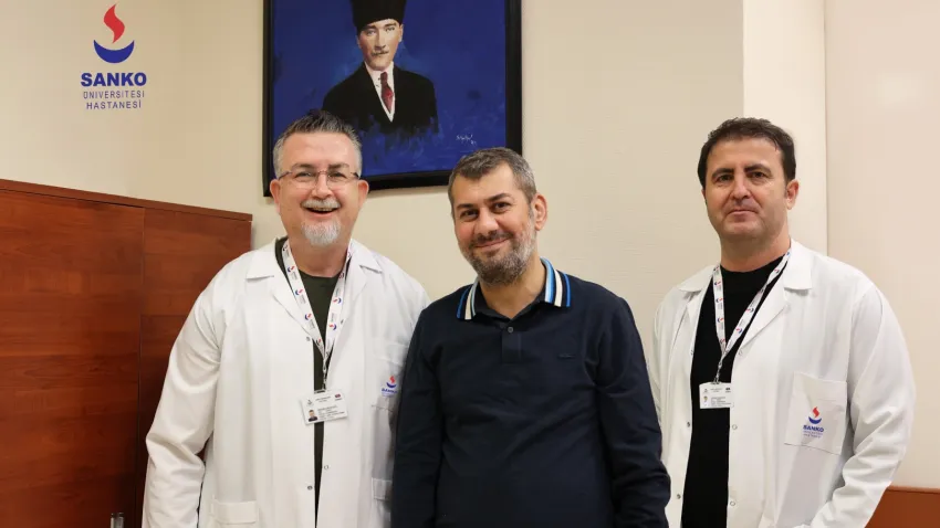 Atardamarı yırtılan hasta başarılı bir operasyonla hayata döndü haberinin görseli
