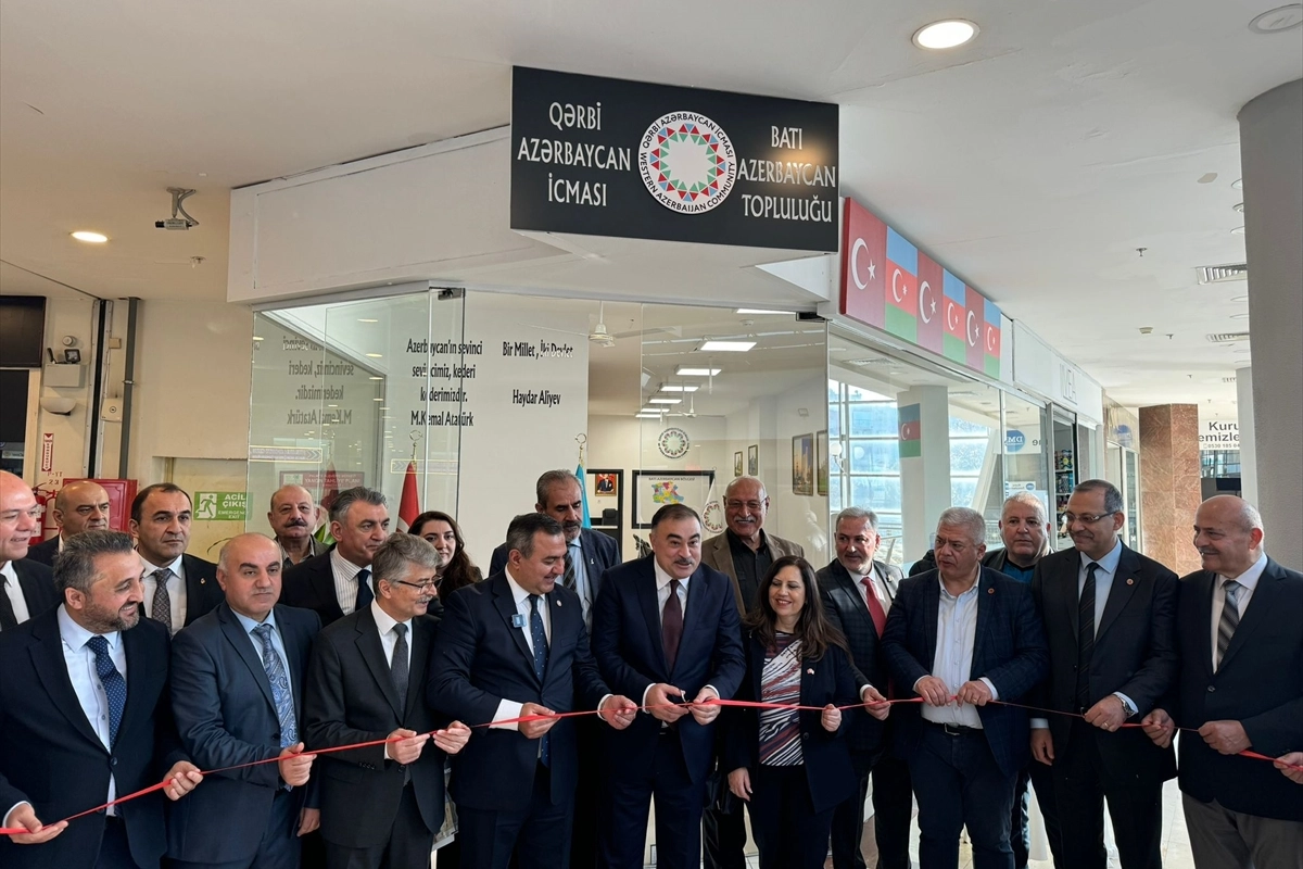 Batı Azerbaycan Topluluğu Türkiye ofisi ilk kez İzmir’de açıldı haberinin görseli