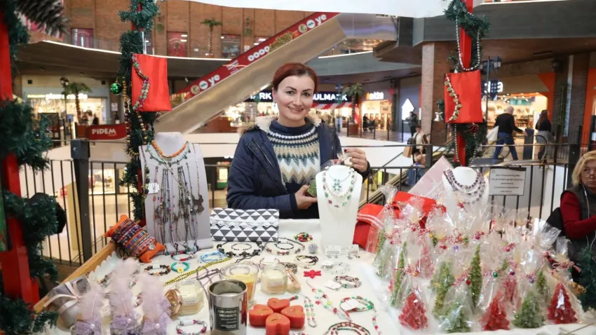 Bayraklı’nın kadınları el emeklerini görücüye çıkardı