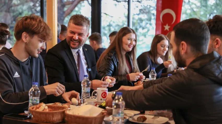 Buca'dan Kuzey Makedonya’ya dostluk eli: Başkan Duman gençlerle buluştu