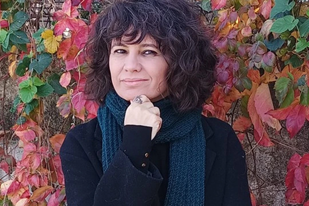 Hiçkuşu'nun yazarı İzmir'de! Melike Koçak’la edebiyat söyleşileri haberinin görseli