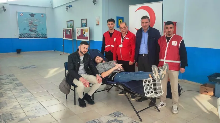 Hisarcık MYO öğrencileri kan bağışı yaptı haberinin görseli