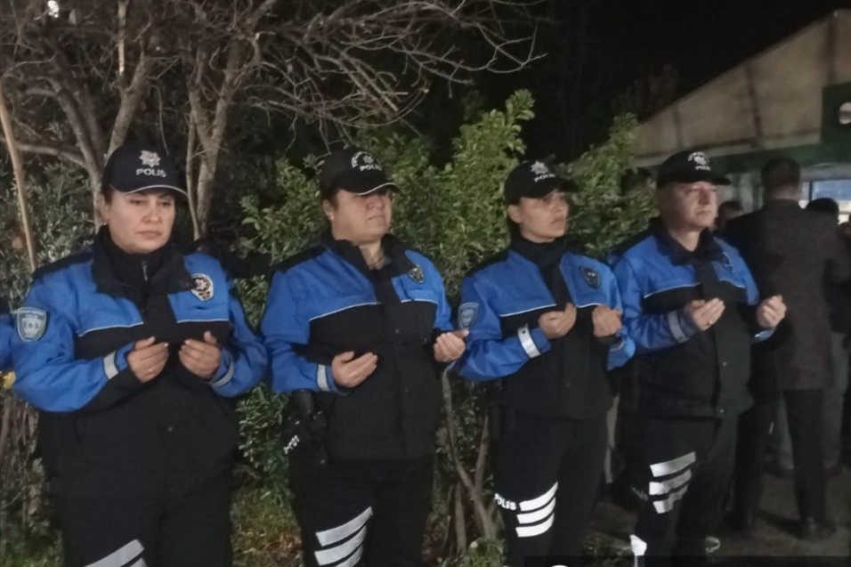 İzmir'de şehit Mehmet Tozun için mevlit okutuldu haberinin görseli