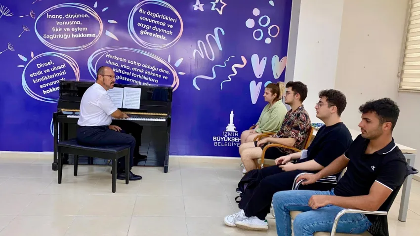 İzmir'de genç yetenekler için konservatuvar sınavlarına hazırlık kursları başlıyor
