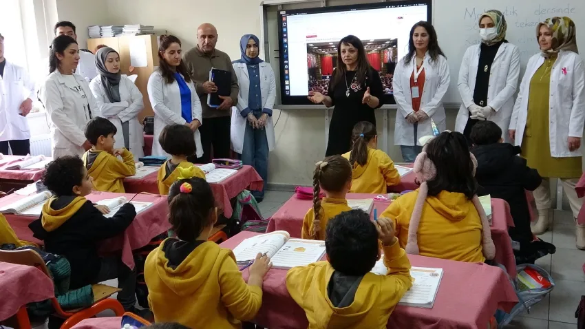 Okul Sağlığı Programı kapsamında sağlık taramalarına başlandı haberinin görseli