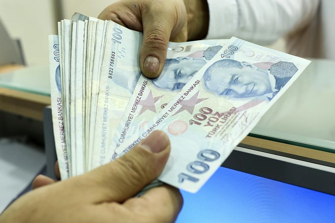 Yıl sonu ikramiye ödemesi için tarih geldi: Kamu personelleri beklenen ödemeyi ne zaman alacak?