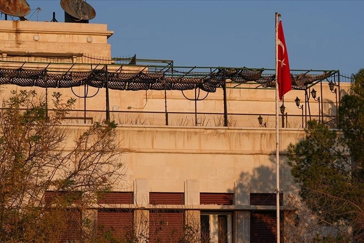12 yıl aradan sonra Türkiye'nin Şam Büyükelçiliği faaliyetlerine başladı haberinin görseli