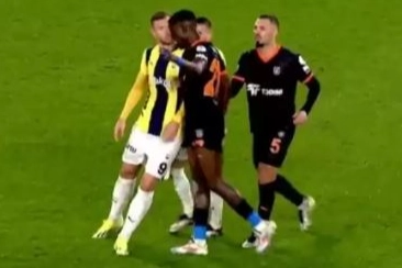 Edin Dzeko'ya kafa atmıştı: Ousseynou Ba’dan özür geldi