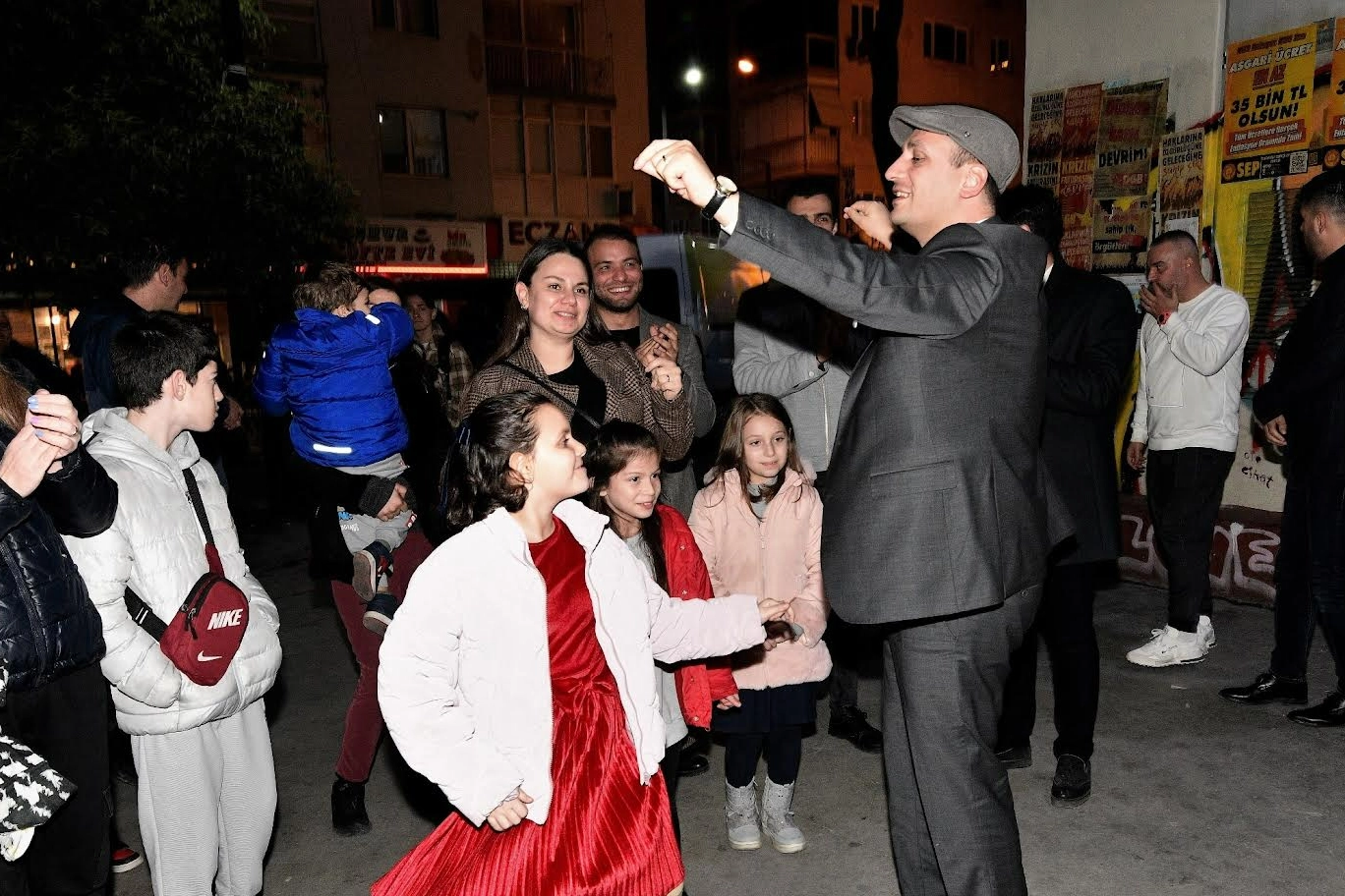 Bornovalılar yeni yıl coşkusunu paylaştı