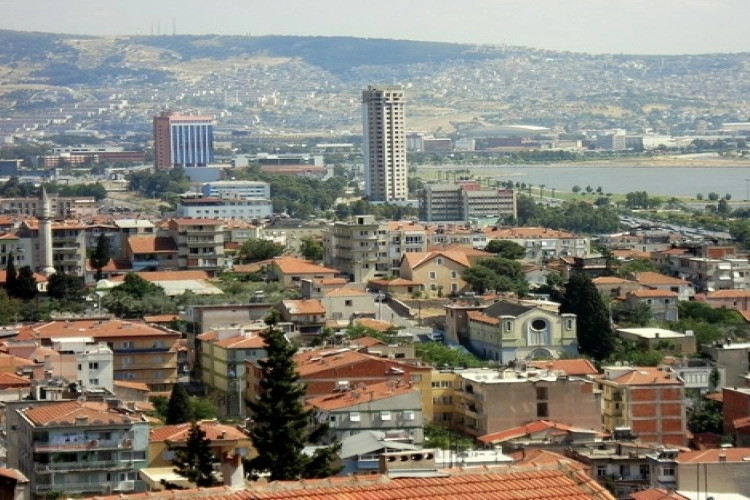 Bayraklı'da imarlı arsa satılacak haberinin görseli