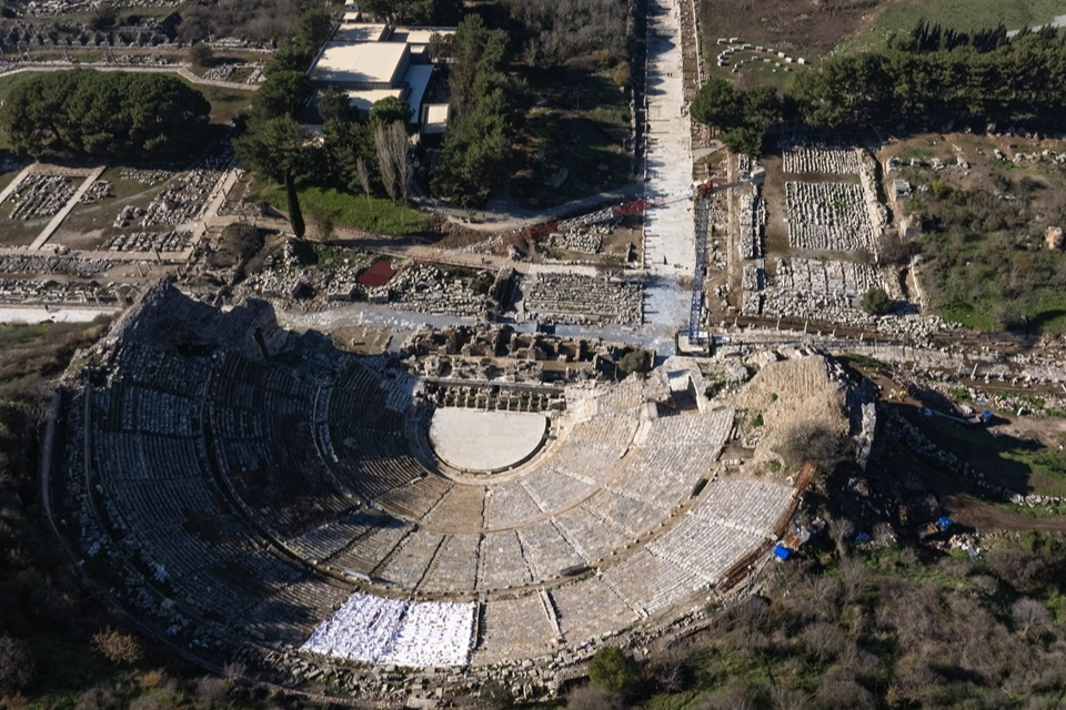 Efes’te yeni yapılar ortaya çıkıyor haberinin görseli