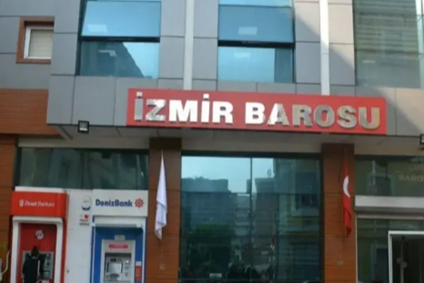 İzmir Barosu yöneticilerini tehdit ettiği iddiasıyla yakalanan zanlıya ev hapsi verildi