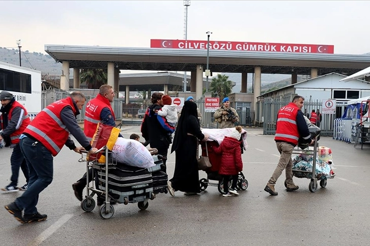 Suriyelilerin gönüllü geri dönüşü devam ediyor! haberinin görseli