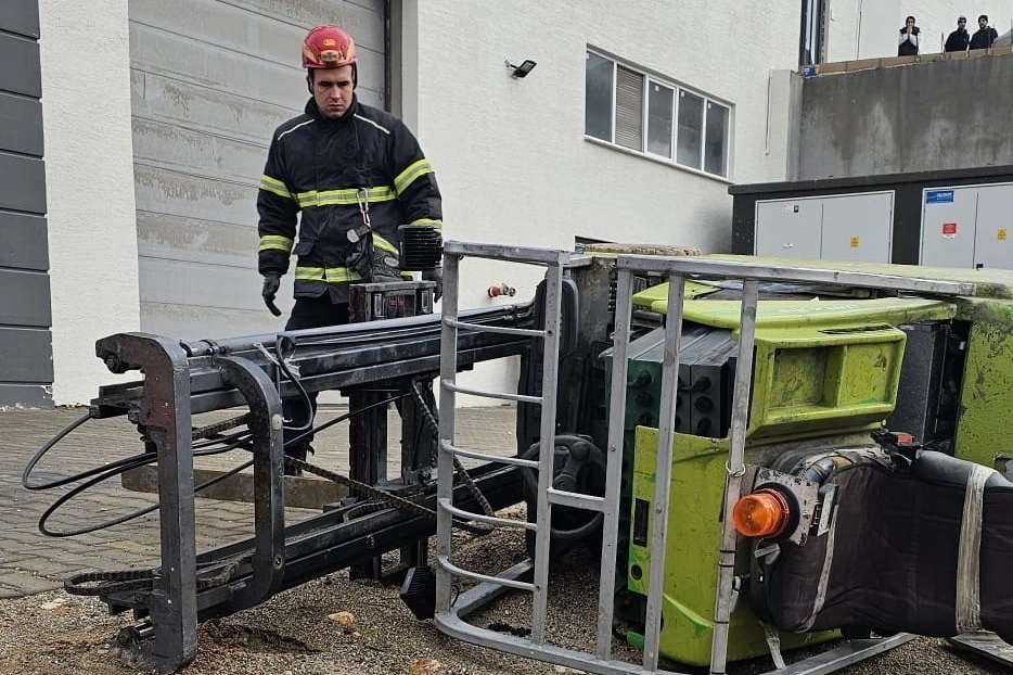 Mobilya fabrikasında iş kazası: Forkliftin altında kalan işçi feci şekilde can verdi!