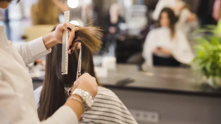 2025 Ocak ayı saç kesim günleri: Ay takvimiyle saçlarınızı hızla uzatmanın sırrı haberinin görseli